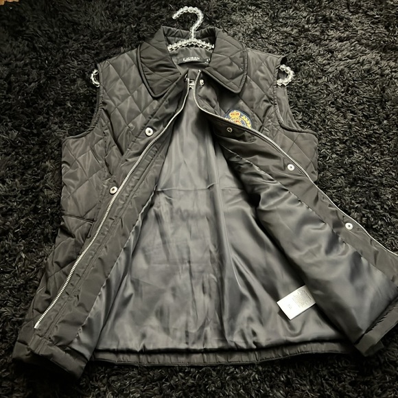 LAUREN RALPH LAUREN Crest Patch Quilted Vest - Picture 7 of 11